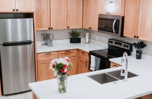 Council Bluffs House | 2 Beds + EV Charger | Gated Luxury Stay