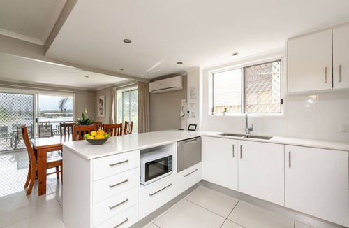 Mooloolaba Apartment | 2 BR Waterfront Villa 3 -Pet Friendly - Waterfront