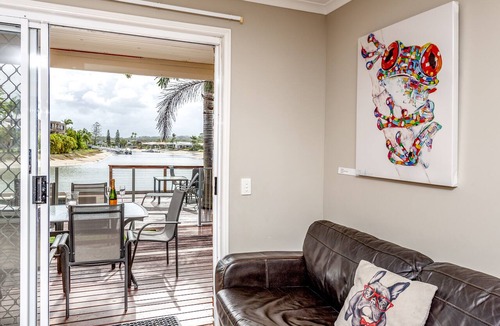 Mooloolaba Apartment | 2 BR Waterfront Villa 3 -Pet Friendly - Waterfront