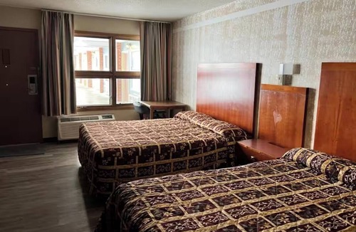 Devils Lake Hotel | 2 Inviting Rooms Ideal for Relaxed Trips Close to Devils Lake Airport