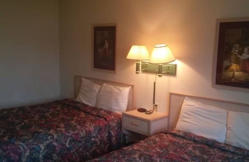 Dell Rapids Hotel | 2 Units | Adventure Hub w/Breakfast & Free Parking | Sioux River Trails