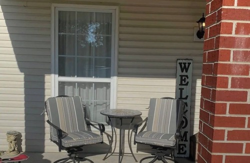 Ash Flat House | 21 Sharp Street Retreat. Your Ozark Adventure Can Begin Now!