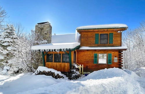 West Dover House | 232 m² House ∙ 4 bedrooms ∙ 8 guests