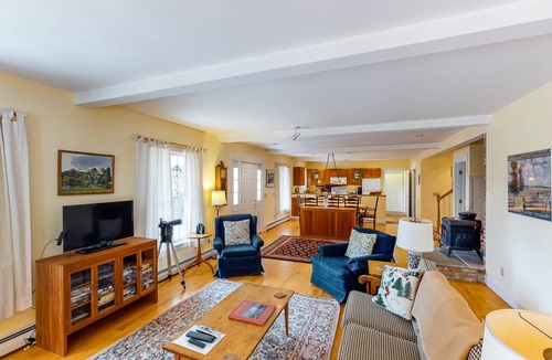 South Londonderry House | 276 m² House ∙ 5 bedrooms ∙ 8 guests