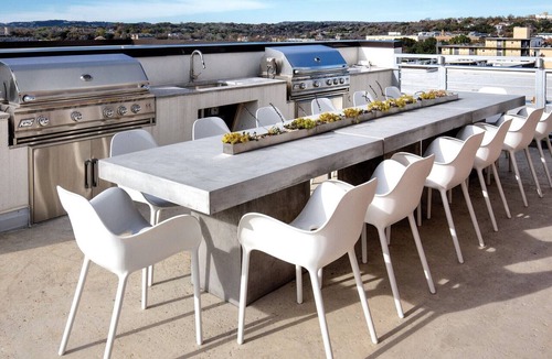 Civic District Condo | 2BD/Austin - Full Kitchen, W/D, Balcony, Fire Pit!