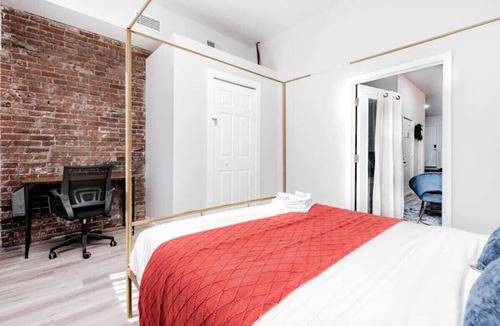 Lafayette Square Apartment | 2BR Park Ave Townhome with parking | CozySuites
