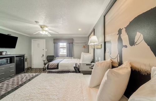 Ira Hotel | 3 Accommodations Available Near Sammy Baugh Golf Course With Free Parking Access