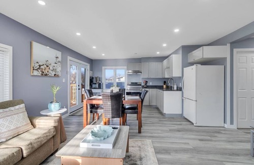Windsor House | 3 bdr upper, prime location