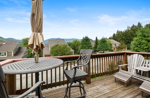Stowe Area House | 3 Bears Townhome at Top Notch Resort