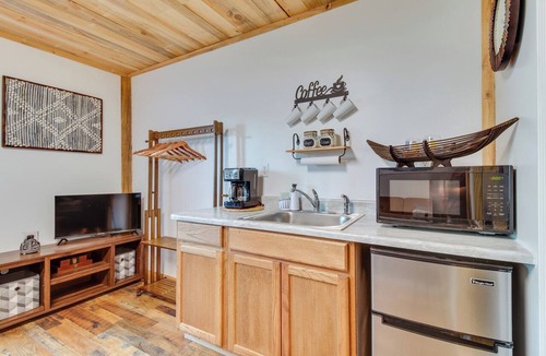 Norfork Cottage | 3 Studio Suites! White River Cabin Compound