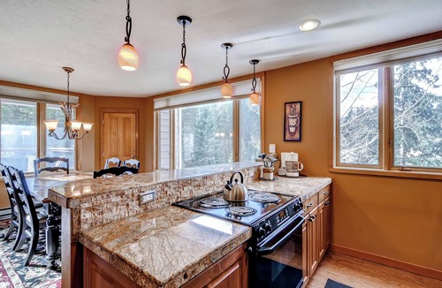 Lakeside Village Condo | 3Bdr condo-master fireplace, upgraded kitchen