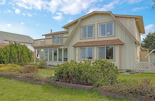 Copalis Beach House | 3BR Beachfront Home | Fireplace | Dogs OK