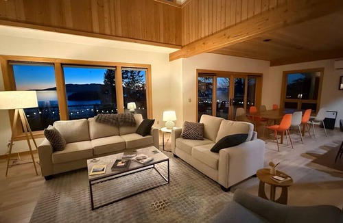 Bellingham House | 3BR Chuckanut Drive home with sunset bay views, direct trail access, and hot tub