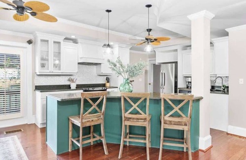 Dade City House | 🏡 4 Bedroom Historic House, Pool, Downtown Dade City