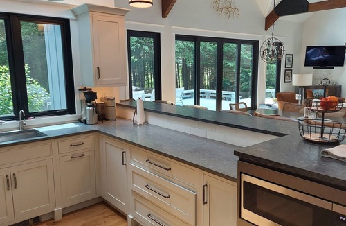 South Londonderry House | 4-bedroom Lake Front House in Quntisential Private Vermont Setting