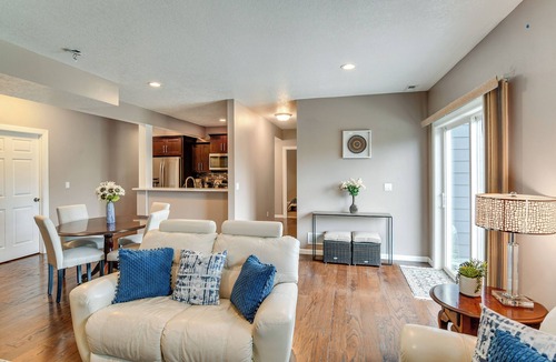 Des Moines Apartment | 4 Mi to Easter Lake Park! Inviting Rental w/Patio