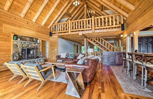 Poultney House | 422 m² House ∙ 5 bedrooms ∙ 8 guests