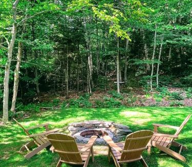 West Dover House | 4BD 2BA - Mount Snow VT - Ski-Back Trail - Shuttle