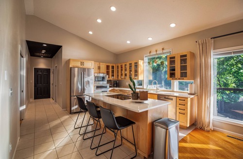 Vernon County House | 4bd River Retreat, Enjoy Spring on the River, Firetable and Firepit!