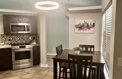 Converse House | 4BR Home~ Backyard Pool Oasis ~ Pet Friendly