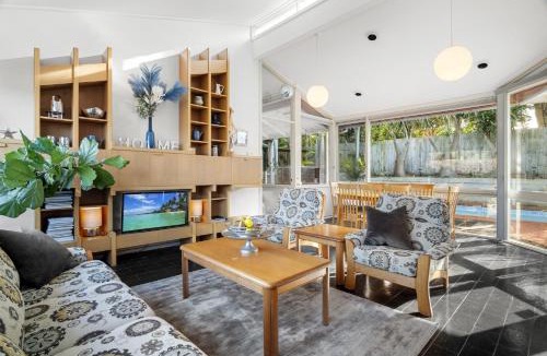 Beaumaris House | 5-Bed Haven with Pool Minutes From Beaches & Parks