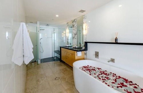Mooloolaba Apartment | 5-Star Beachfront Retreat with Theatre & Pool