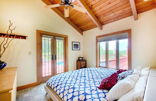 Newfane House | 6 BR Perfect Private Mountaintop Retreat in VT!