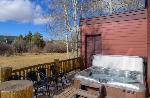 Fraser Villa | 701B Quail