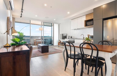 Collingwood North Apartment | A Home That’s Also a Gallery