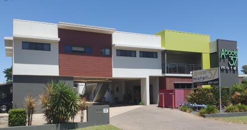 Emerald Hotel | Abode37 Motel Emerald