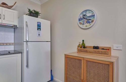 Palm Cove Apartment | Absolute Beach Front 1 Bedroom Apartment Palm Cove