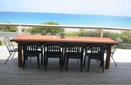 Lorne House | Absolute Beachfront - "Derimut Beach House"