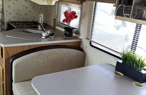 Southwest Meade RV Rental | Adventure Awaits! Spacious Camper, Off-Grid Experience