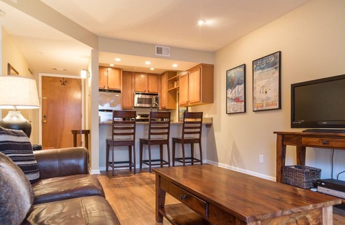 Green Meadows Condo | All-Inclusive luxury condo close to downtown Boulder Colorado