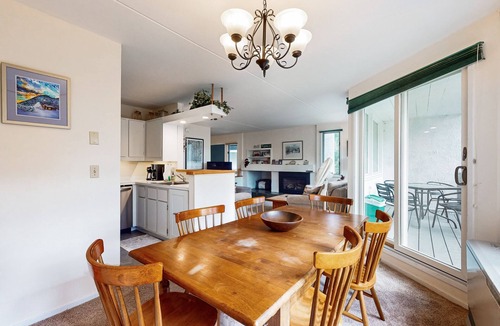 Warren Apartment | Alpine escape with 3 pools, tennis & gym - fireplace, balcony & W/D