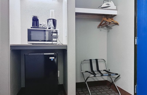 Southwest Area Hotel | American Inn Cedar Rapids South