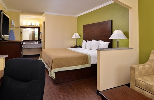 Winona Hotel | Americas Best Value Inn Winona