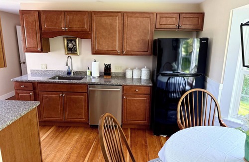 Windsor House | Antique farmhouse with spectacular mountain view in a bucolic setting.