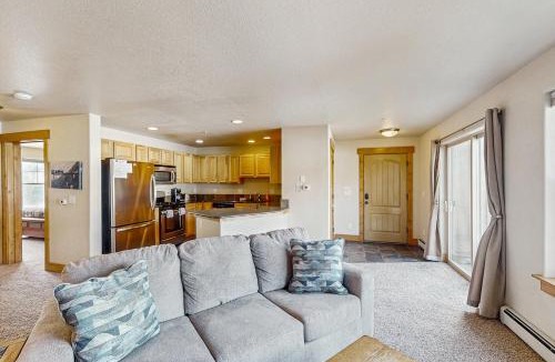 Fraser Apartment | Arrowhead 31