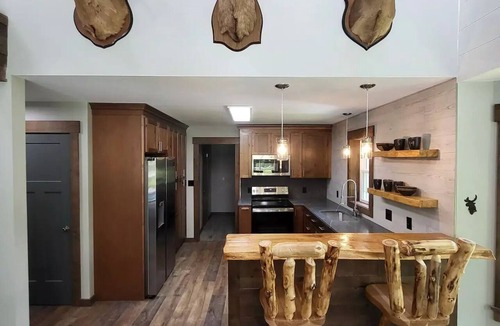 Queensbury House | August Dates Open! Private Pool & Arcade