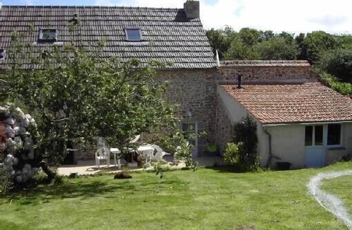 Saint-Germain-des-Vaux House | auth. stone house in the village of St Germain ds Vaux