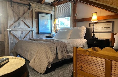 St. Johnsbury Cabin | Basecamp Lodge Winter Retreat sleeps 3-9 guests