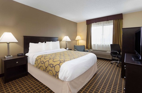 Harvard Hotel | Baymont by Wyndham Harvard