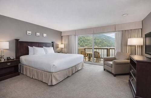 Rosario House | Bayside Waterfront King Ocean Views King Bed Pool