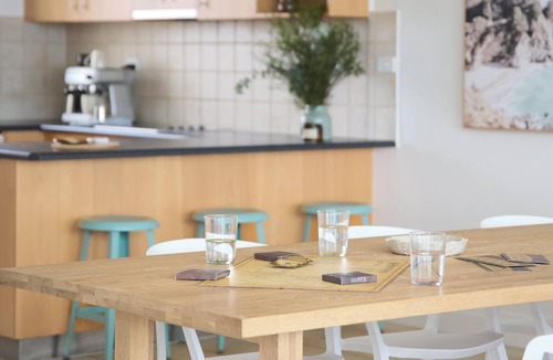 Middleton House | Beach, sunsets, explore, relax. Linen, games, food essentials provided!