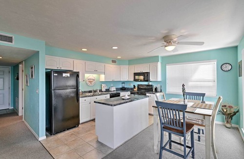Cedar Key Condo | Beachfront Cedar Key Condo w/Pool, Spa & Views!