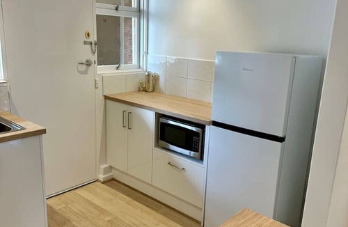 Glenelg Apartment | Beachy Keen on Moseley - Laid-Back Stay by the Jetty