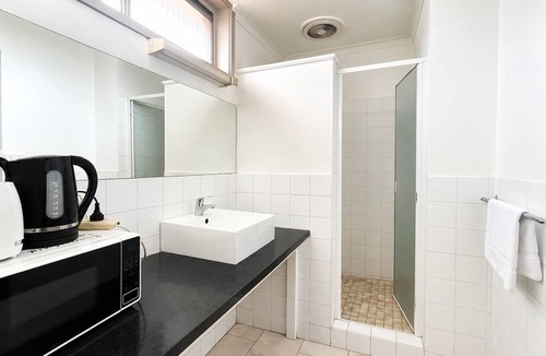 Beaconsfield Hotel | Beaconsfield Lodge Motel