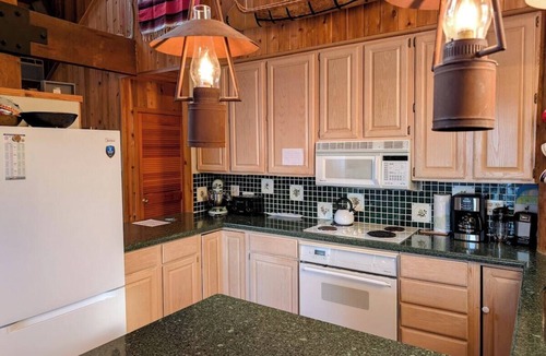 La Pointe House | Bean Ravine - Unique Cabin overlooking Lake Superi