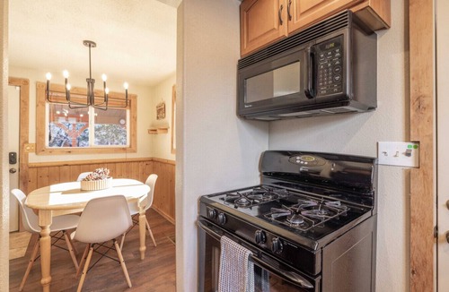 Sugarloaf House | Bear Den|Jacuzzi, Steps away from trails, Dogs OK!
